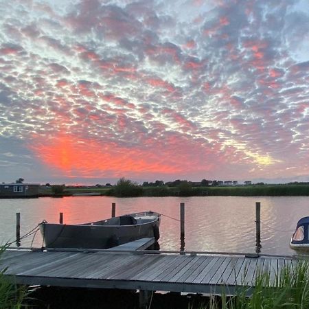 Waterchalet Number 6 Recreationpark Yn'E Lijte Grou Met Ligplaats Boot Экстерьер фото